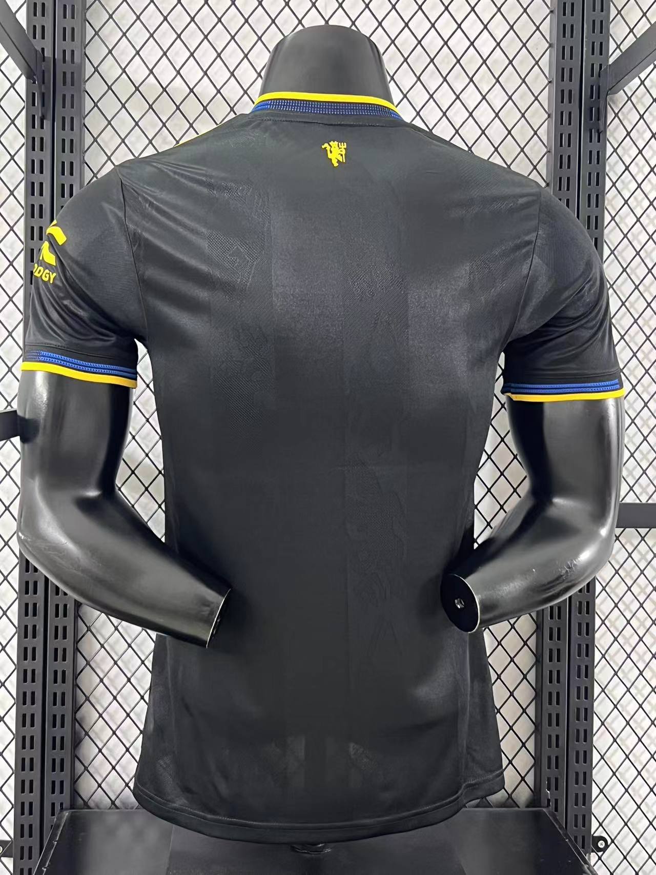 25/26 Manchester United second away kit