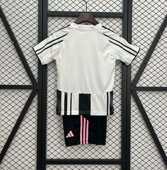 25/26 Juventus Home Kit Kids