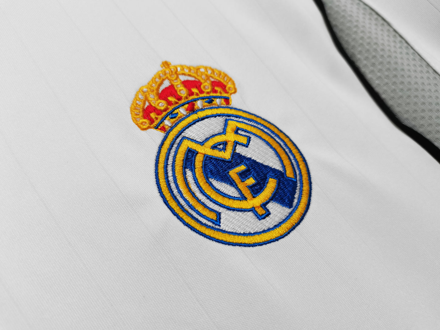 06/07 Real Madrid home long sleeved jersey